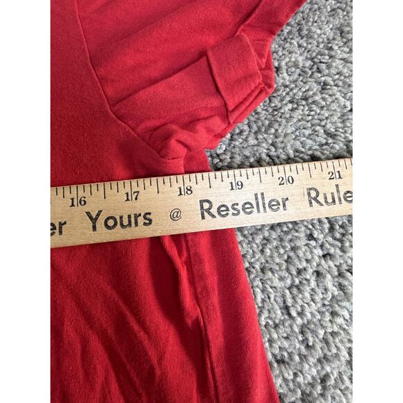 Love & Lazy Days Shirt Womens S Red Cropped Tokyo Japan Graphic Crew Neck Tee - Picture 5 of 6